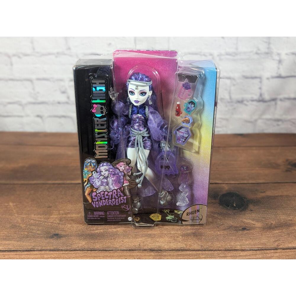 NEW Monster High Spectra Vondergeist‎ G3 Fashion Doll w/ Pet Rhuen